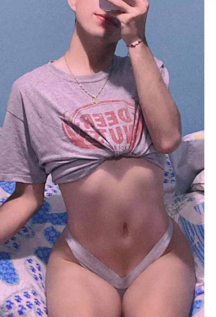 do u accept nudes from horny sissy?