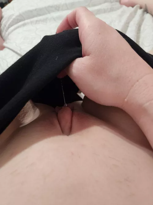 Do you spot the sticky string 😅 and yes my clit is huge from so much wand time hehe