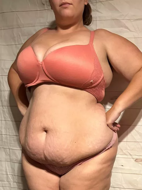 Feed me until I pop! 🥵