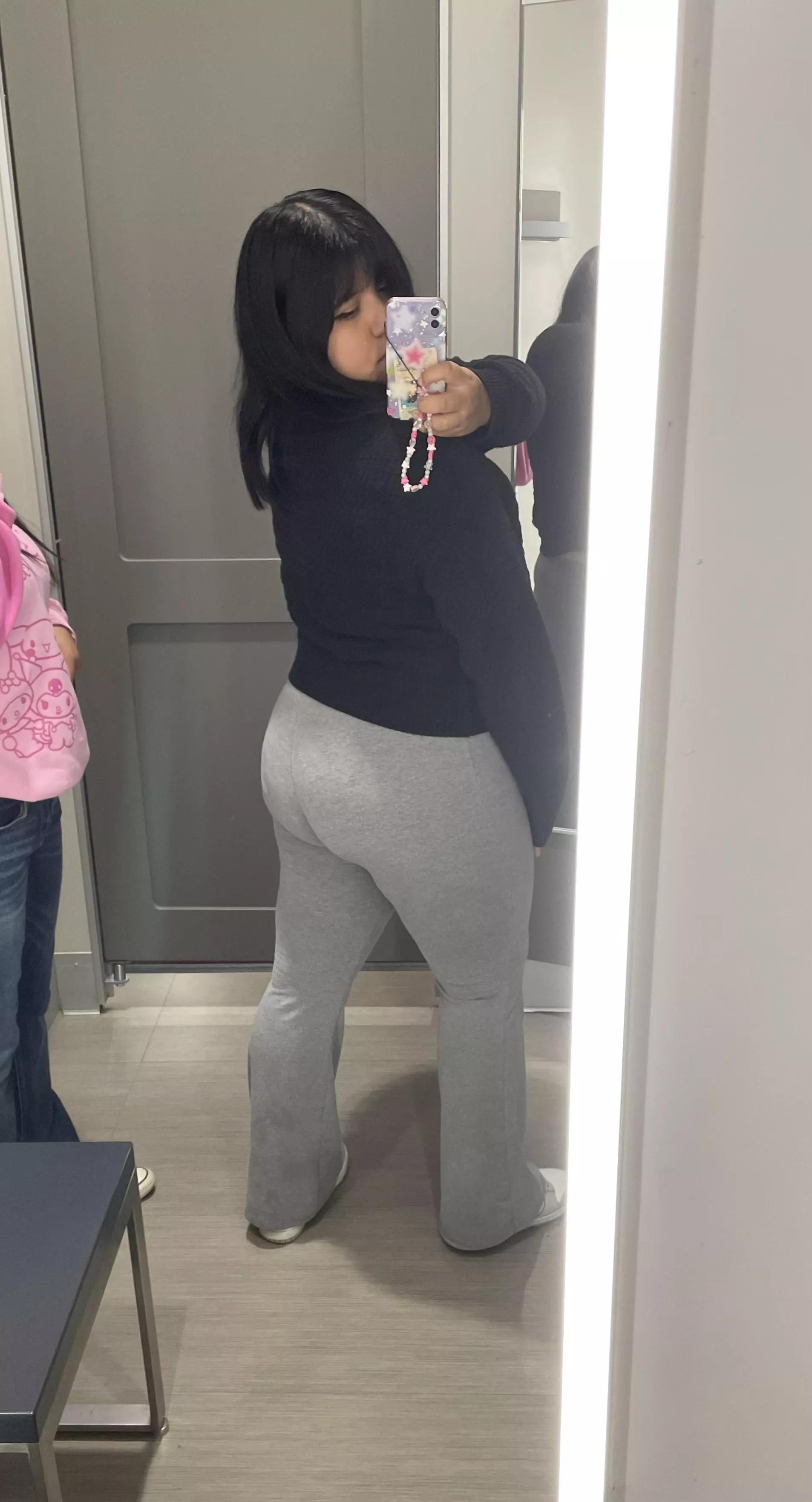 Gray leggings :)