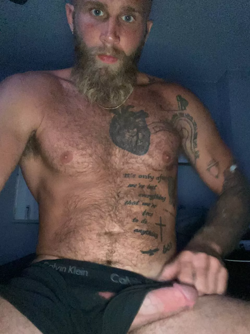 Hairy top and bottom, middle shaved. Do you like it?