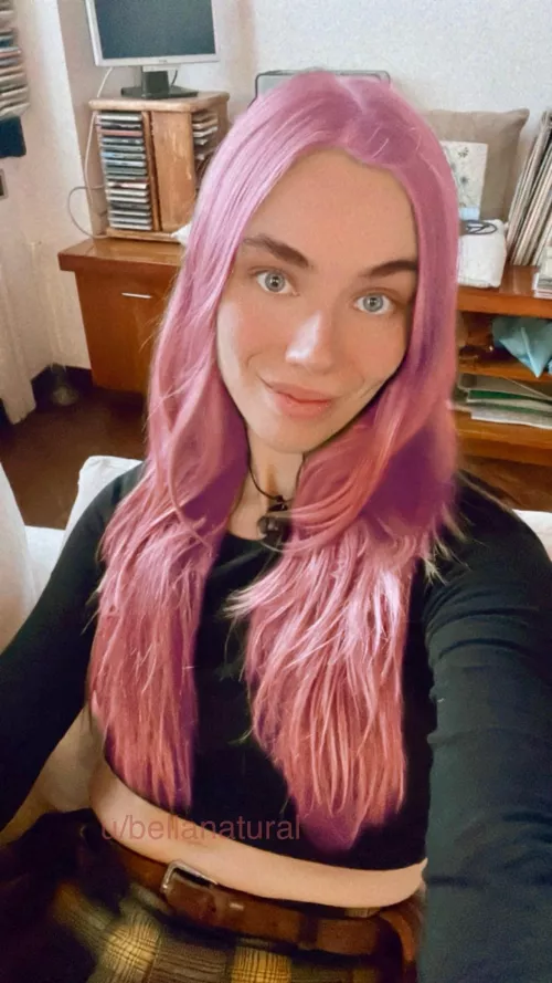 I love my hair pink, and I love to smile :3