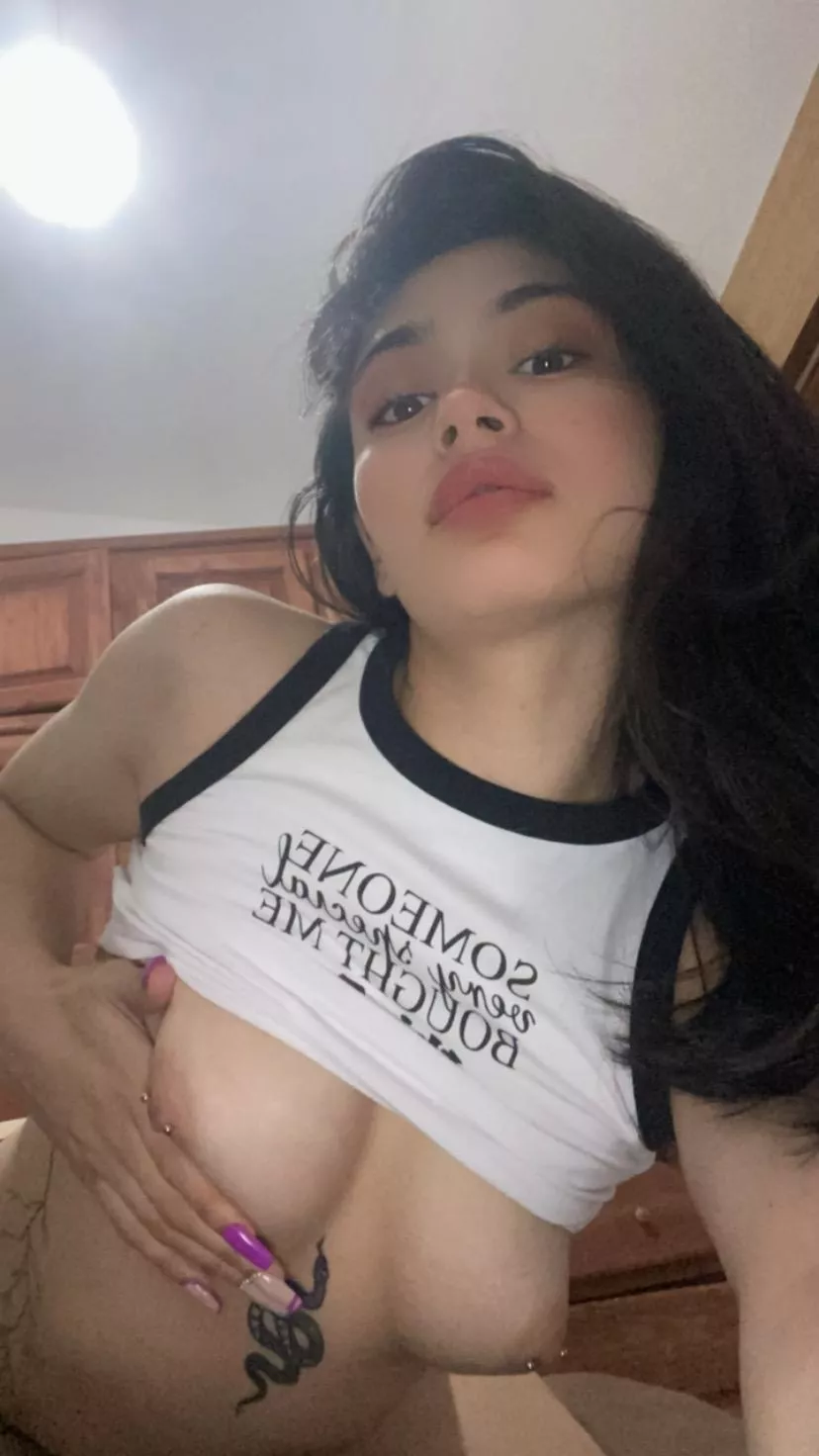 i send this to my college grroup chat by accident and now they want to lick my titties