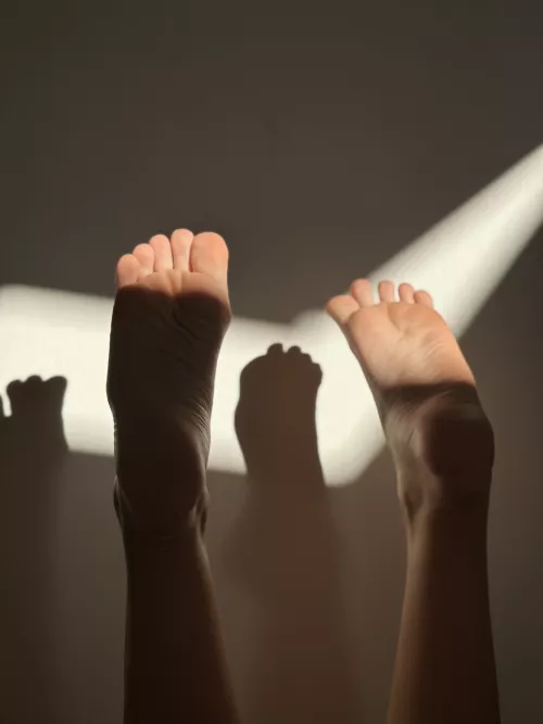 I'm lying down resting after a hard day, you also relax