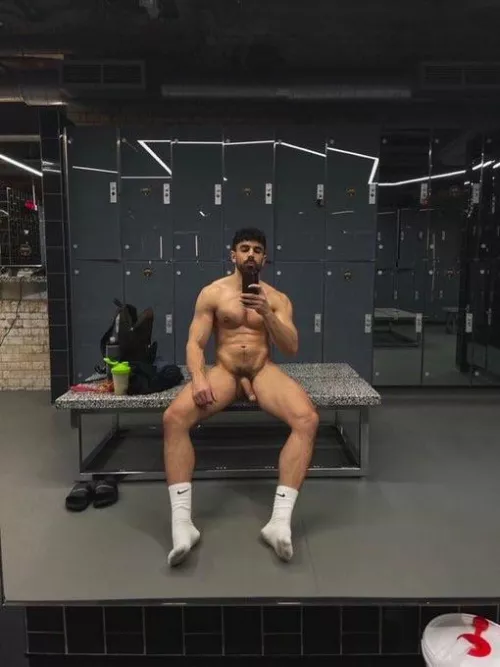 Late night workouts best time for lockerroom play