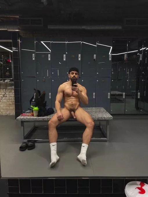 Late night workouts best time for lockerroom play