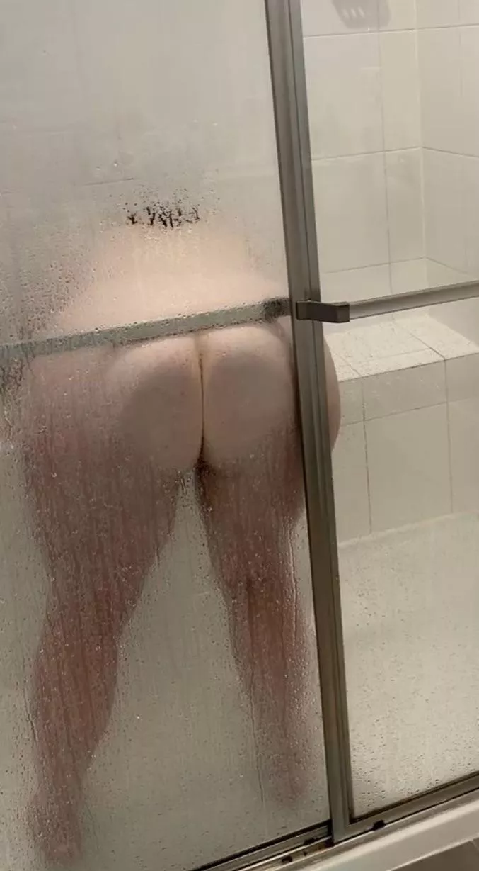 Oh no! My ass is stuck to this glass. I don’t know if anyone is willing to help me. I may be stuck here forever