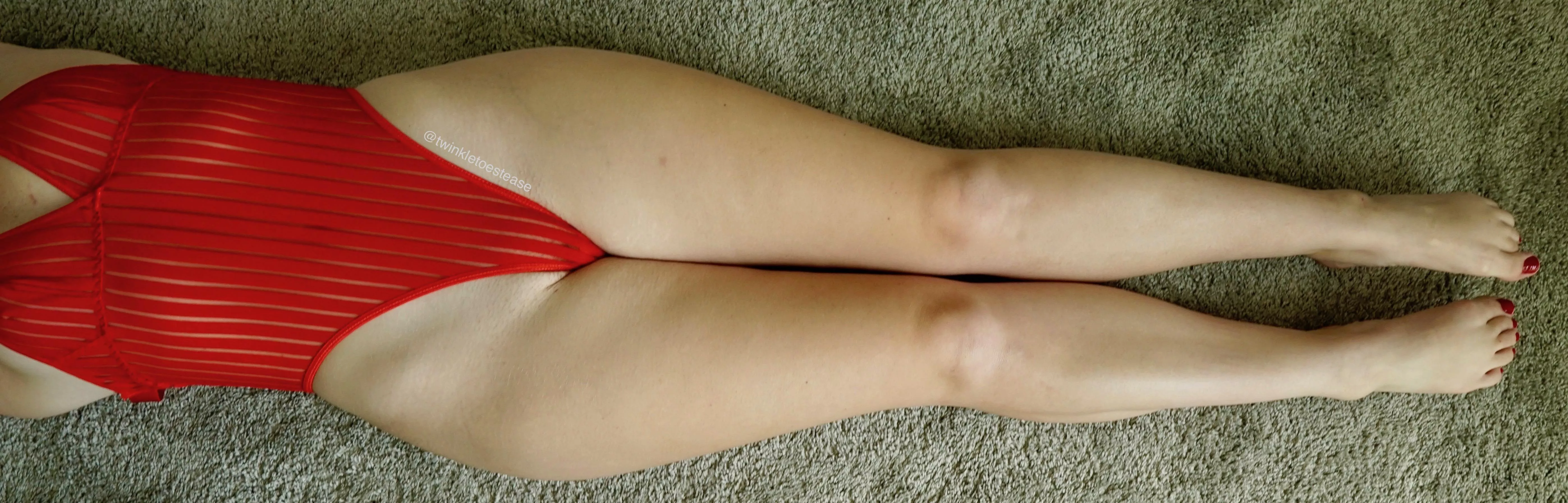 red always looks nice on me right?