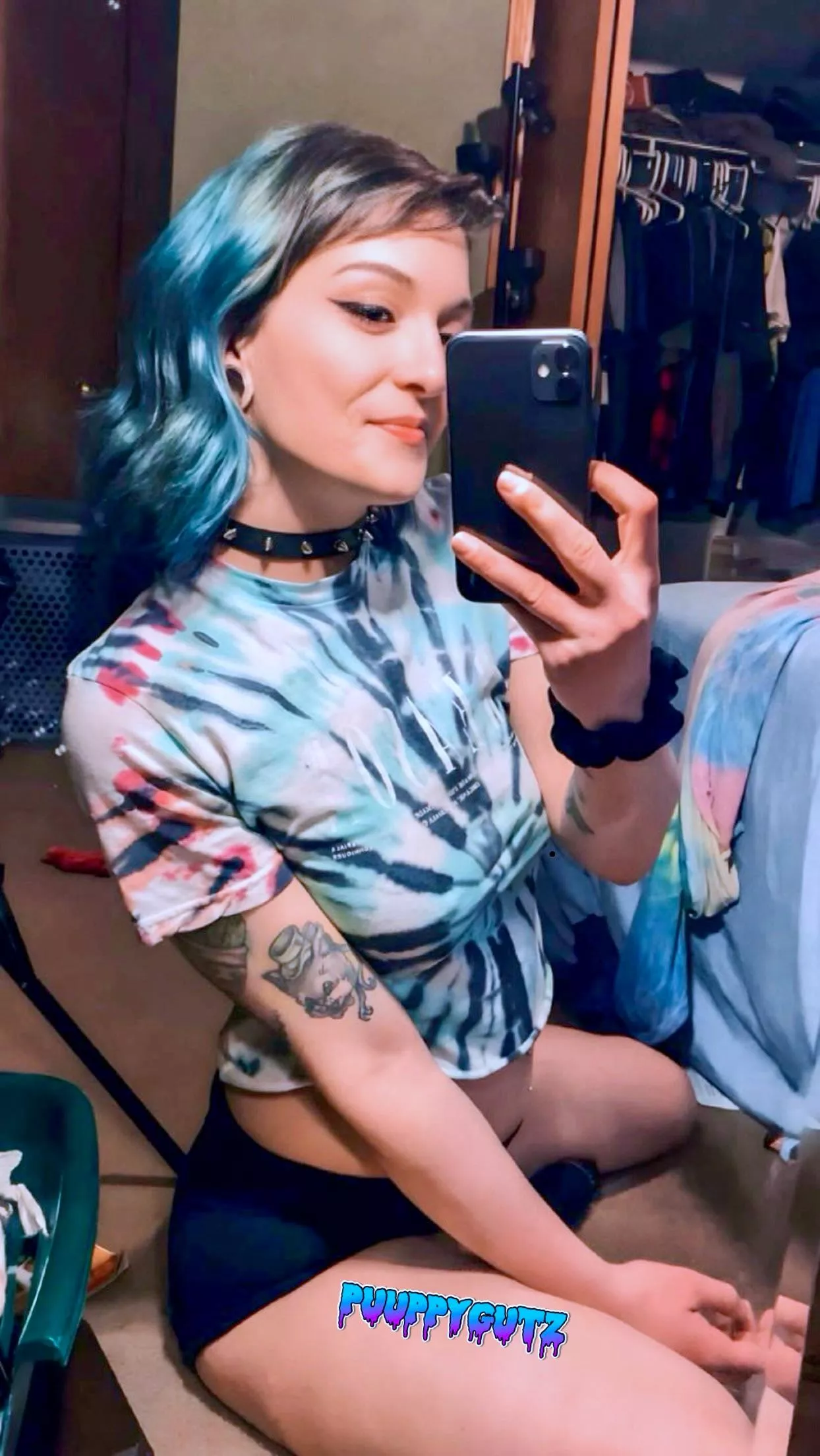 *suddenly a wild emo girl appears!*