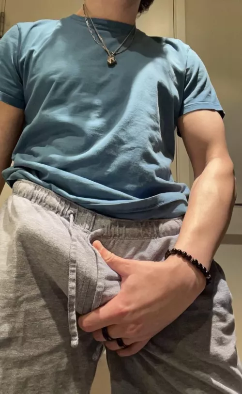 Try and deepthroat daddy’s cock