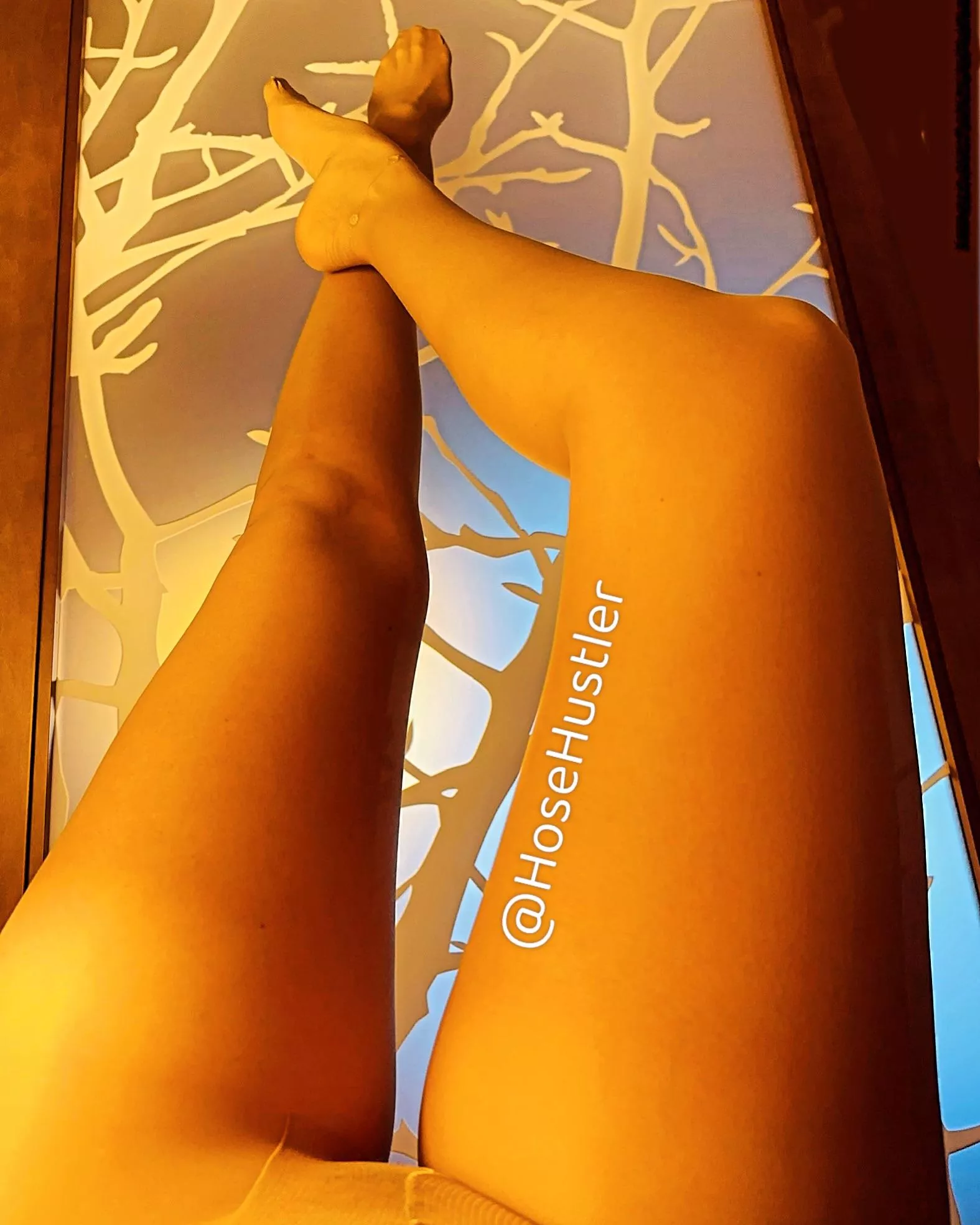 Wanna shake my tree? 🍑🌳