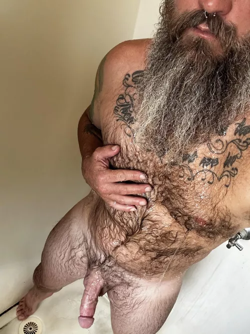 Washing the saltwater off after my morning in the waves ๐ (45)