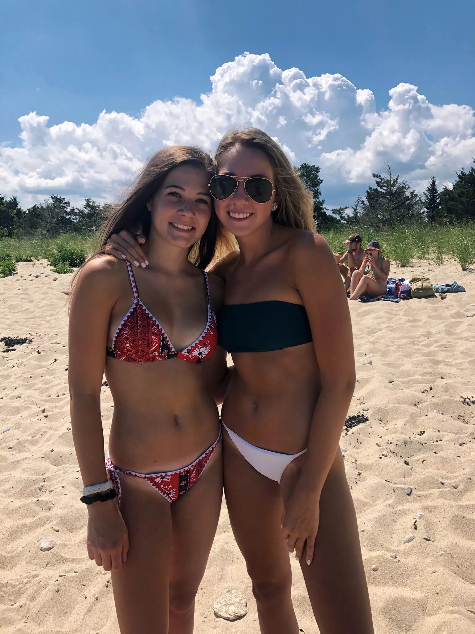 Who looks better on the beach?
