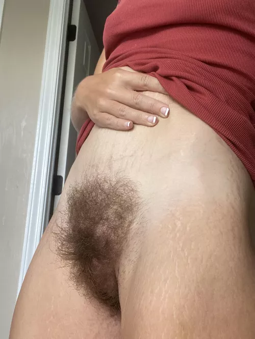 Would you ACTUALLY put your face in a bush so hairy?? And proudly wear my scents? 😍