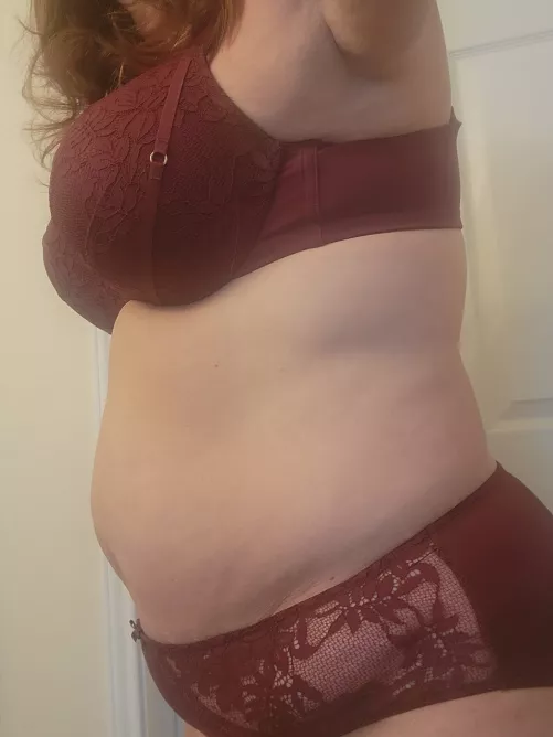 54yo proud slut wife here! Who wants a piece?
