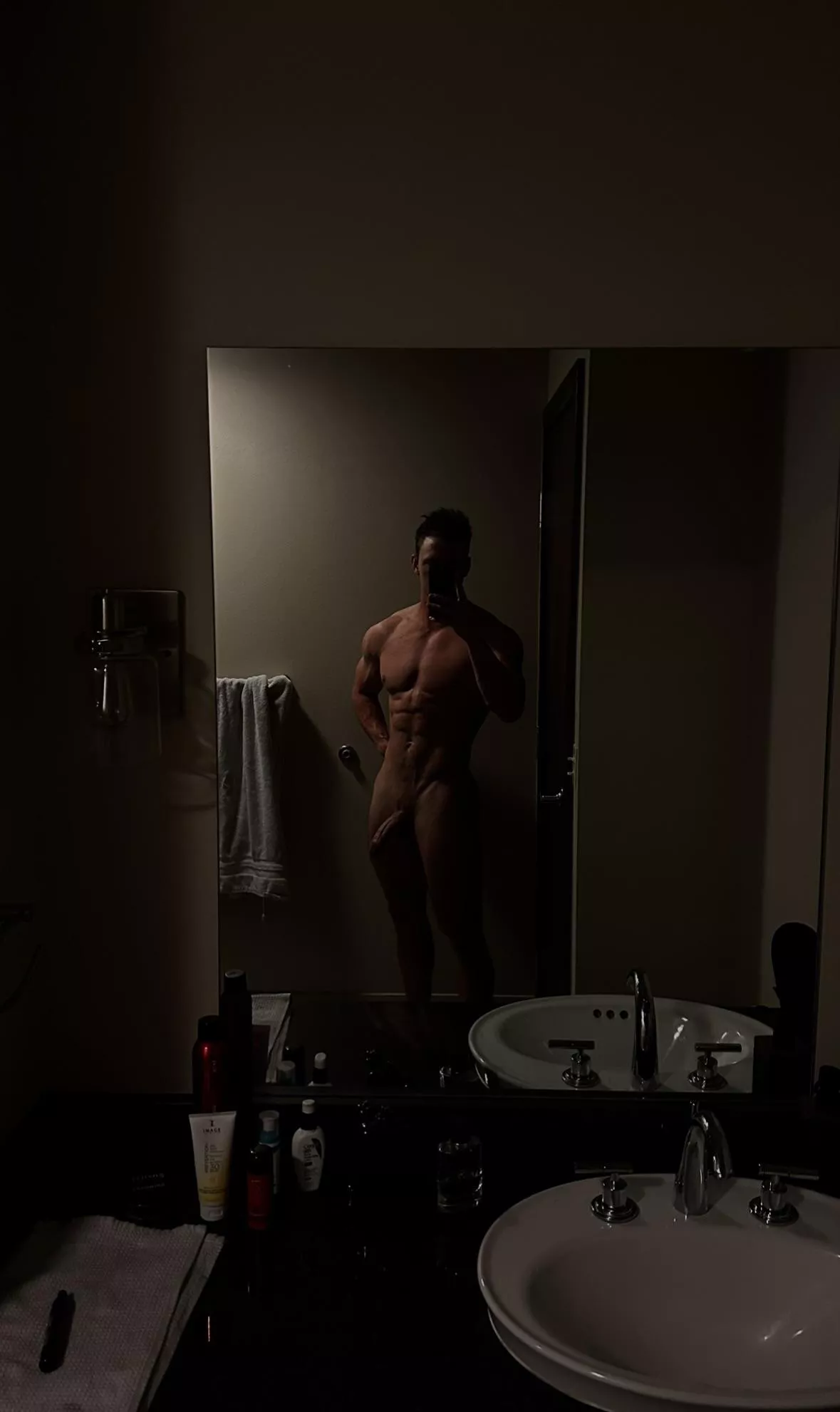 6’3 215 at your service