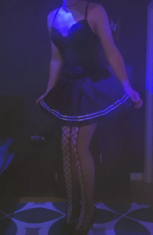 Does anyone even think I'm cute 😭