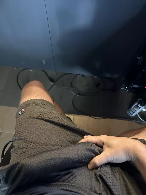 Does my 35m straight thick cock bulge make you wanna sit on my lap?