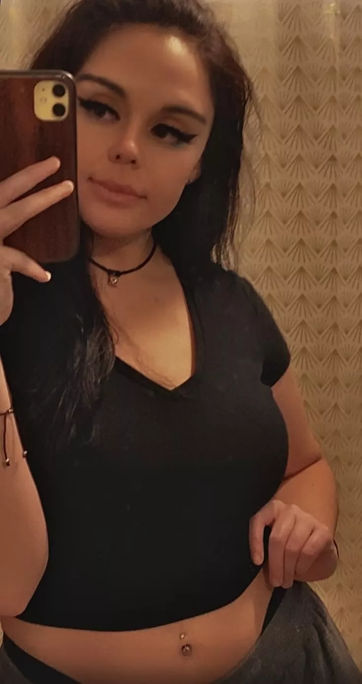 Got a lil pouch where i keep my extra cookies JS