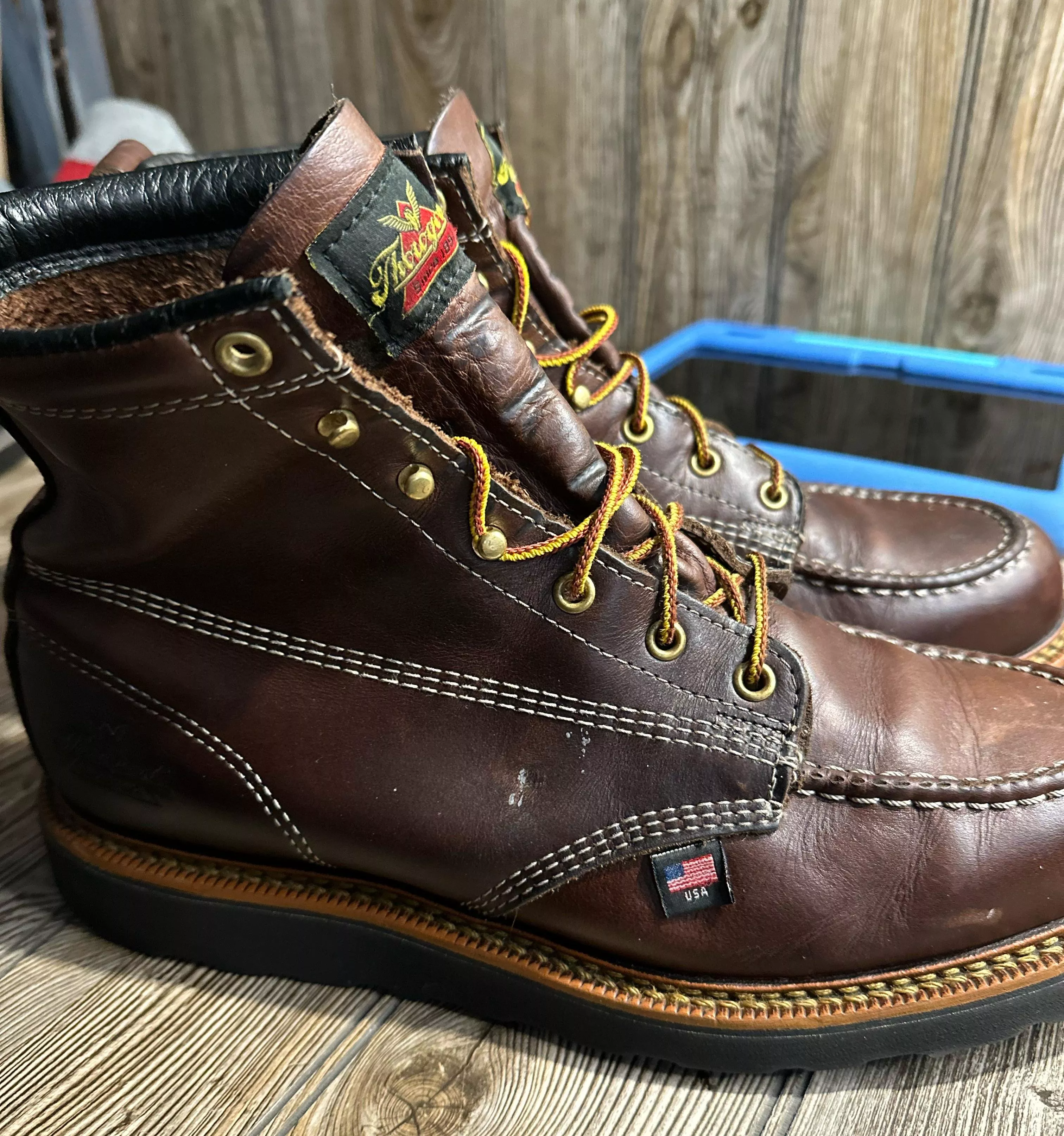 How to remove paint from oil tanned leather?