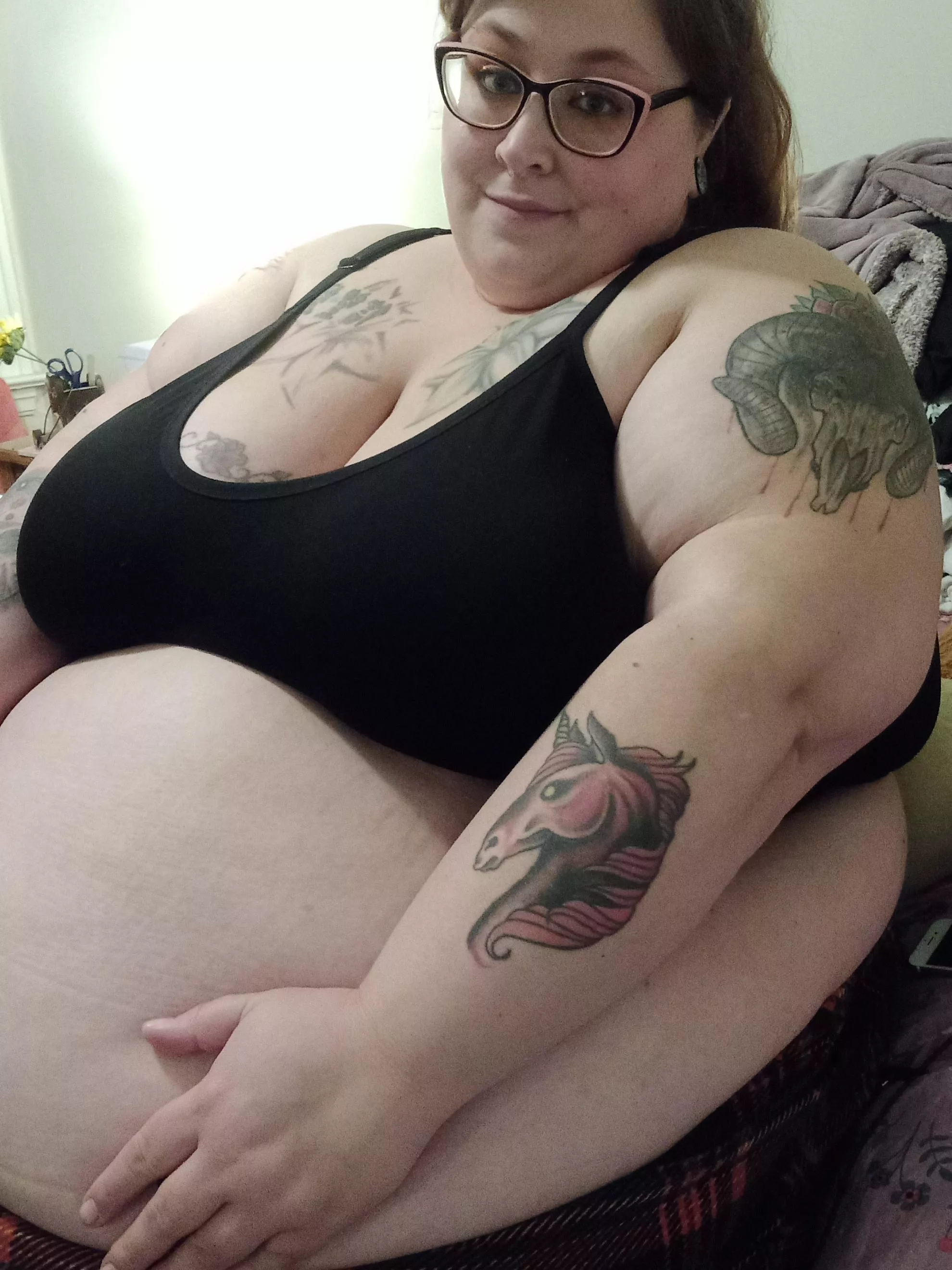 Hubby's gone for the weekend and I'm free ;)