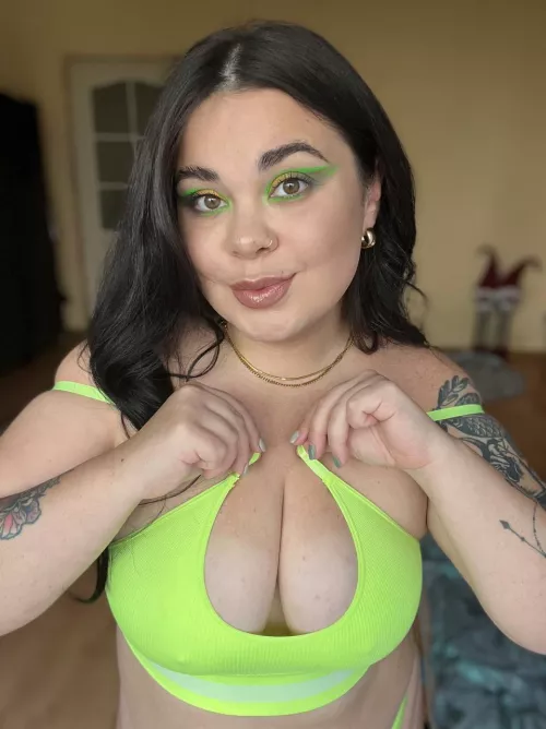 I can barely hold my top up because of my boobs