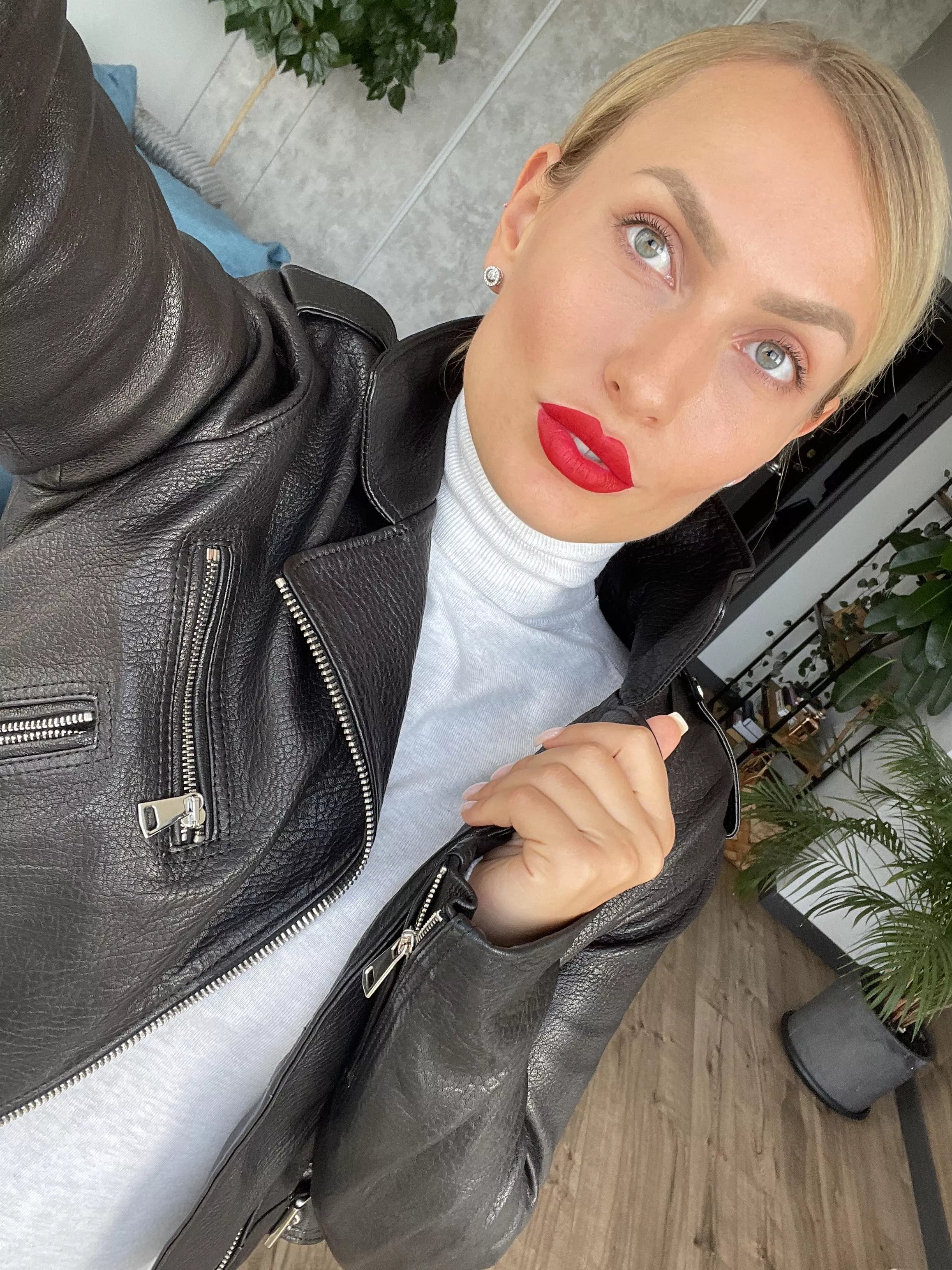 I heard you like mature blondes here :)