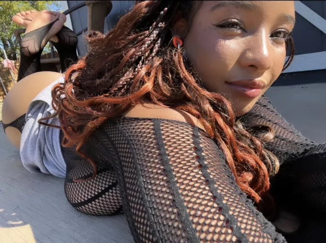 i love showing off my curves online