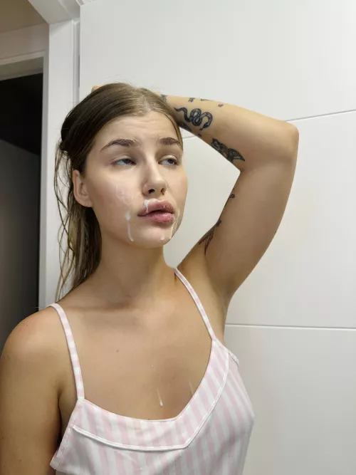 It turns me on so much when they come on my face