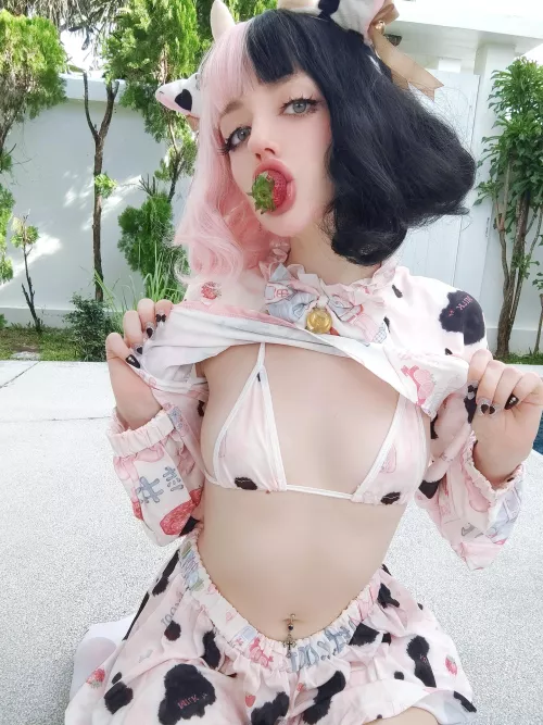 [OC] Who would like to milk this strawberry moo-girl (Aldorachan)