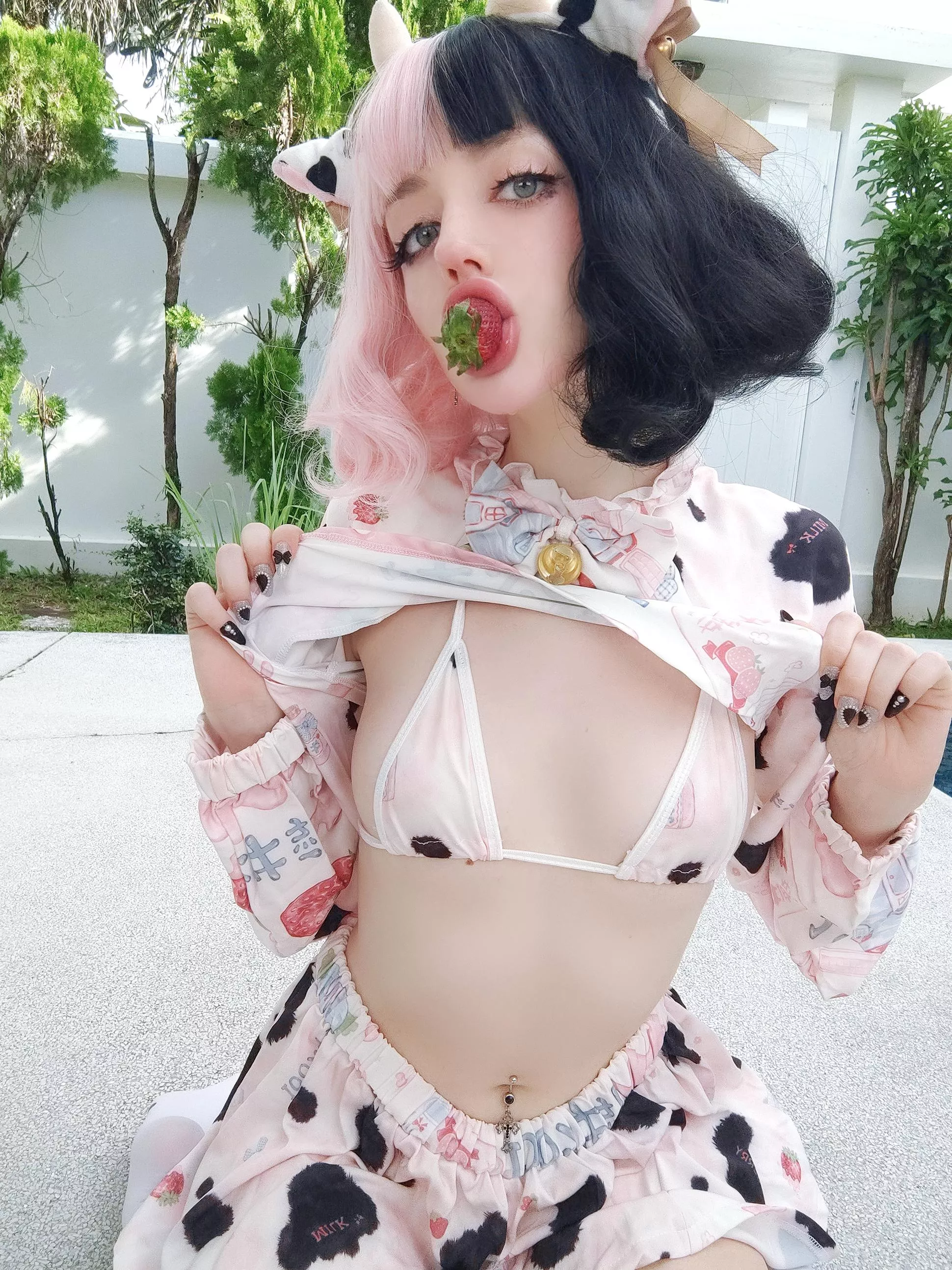 [OC] Who would like to milk this strawberry moo-girl (Aldorachan)