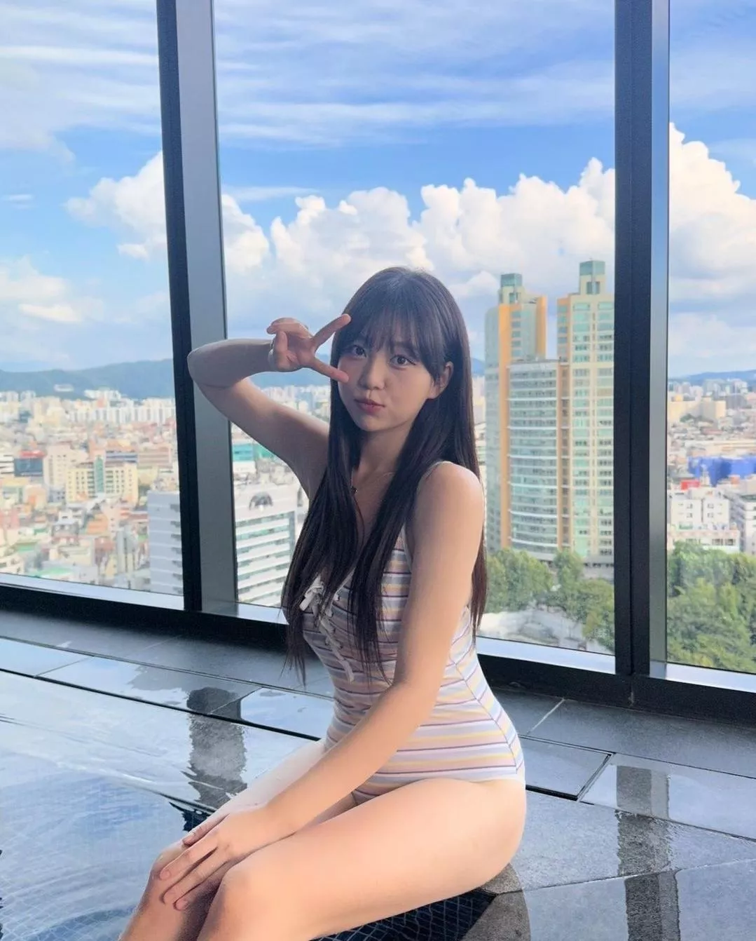 Rate 1 to 10 and what do you like about her