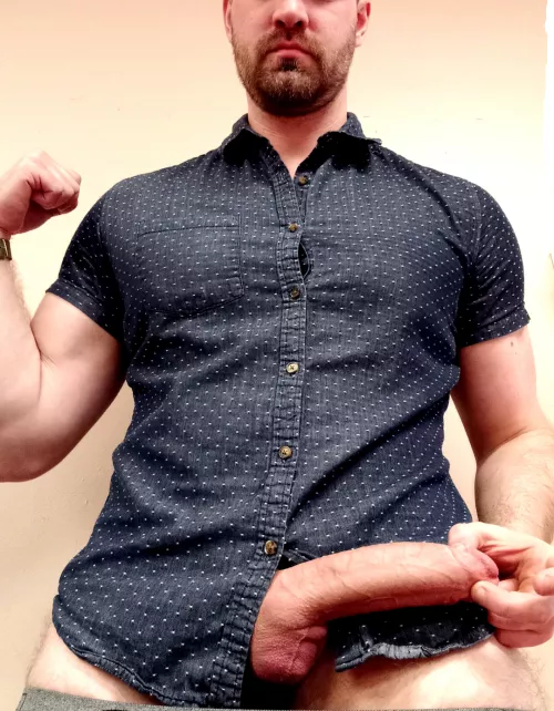 This dad is thick in all the right places....[35]