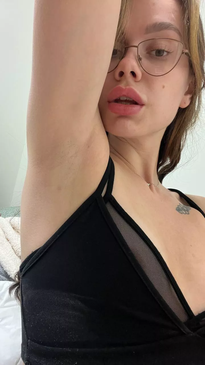 tickle my armpit with your tongue