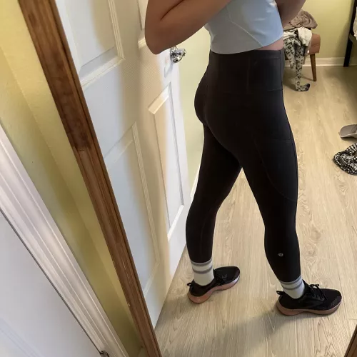 Would you believe me if I told you I own like 6 different colors in this style?