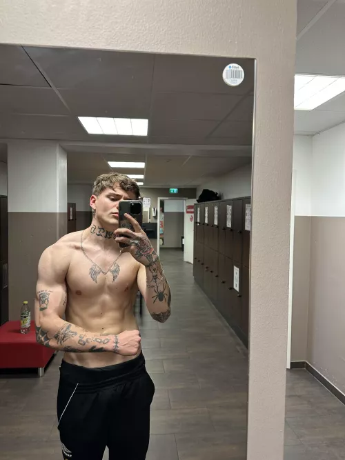 you like what u see ? want more ?😈