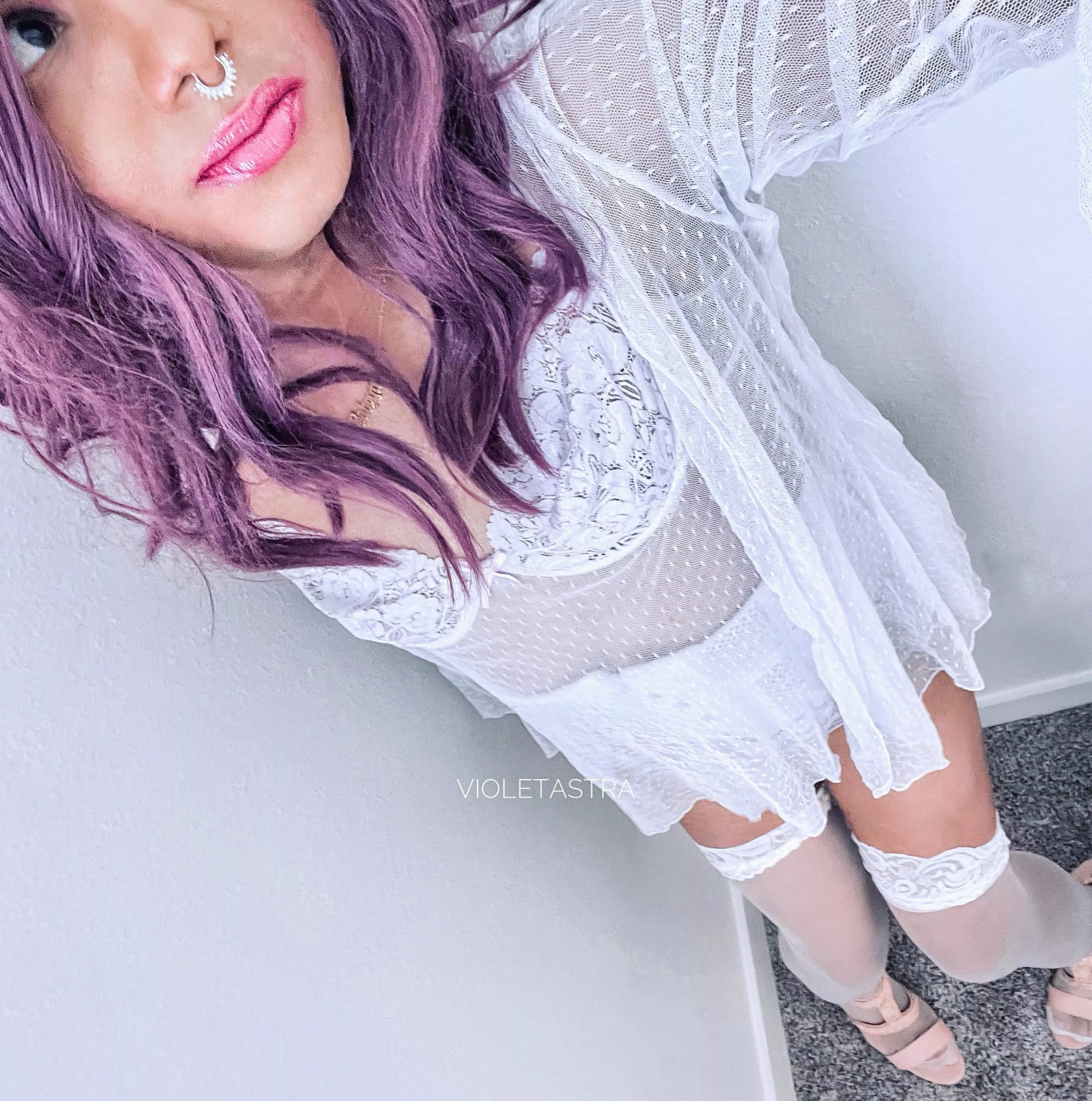 Your 5’4” friend dolled as a weekend wifey 💕