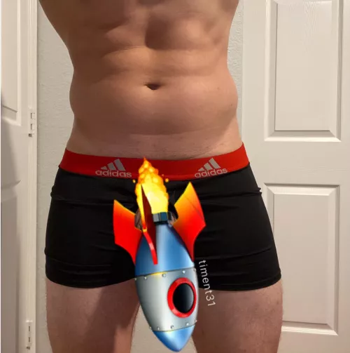 31 M Well hung fit bull visiting NYC Midtown Manhattan this week and can host