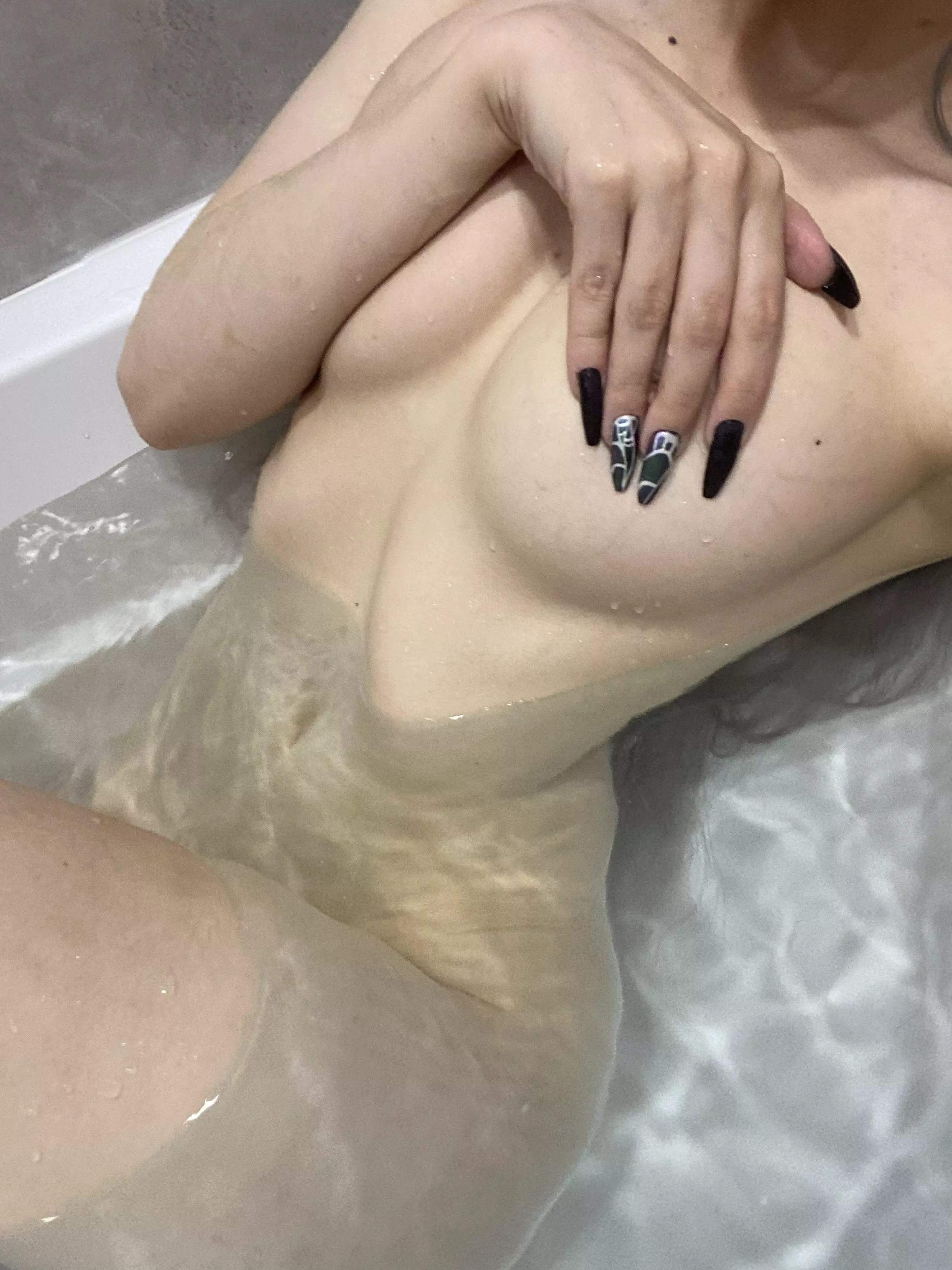 A watery handbra