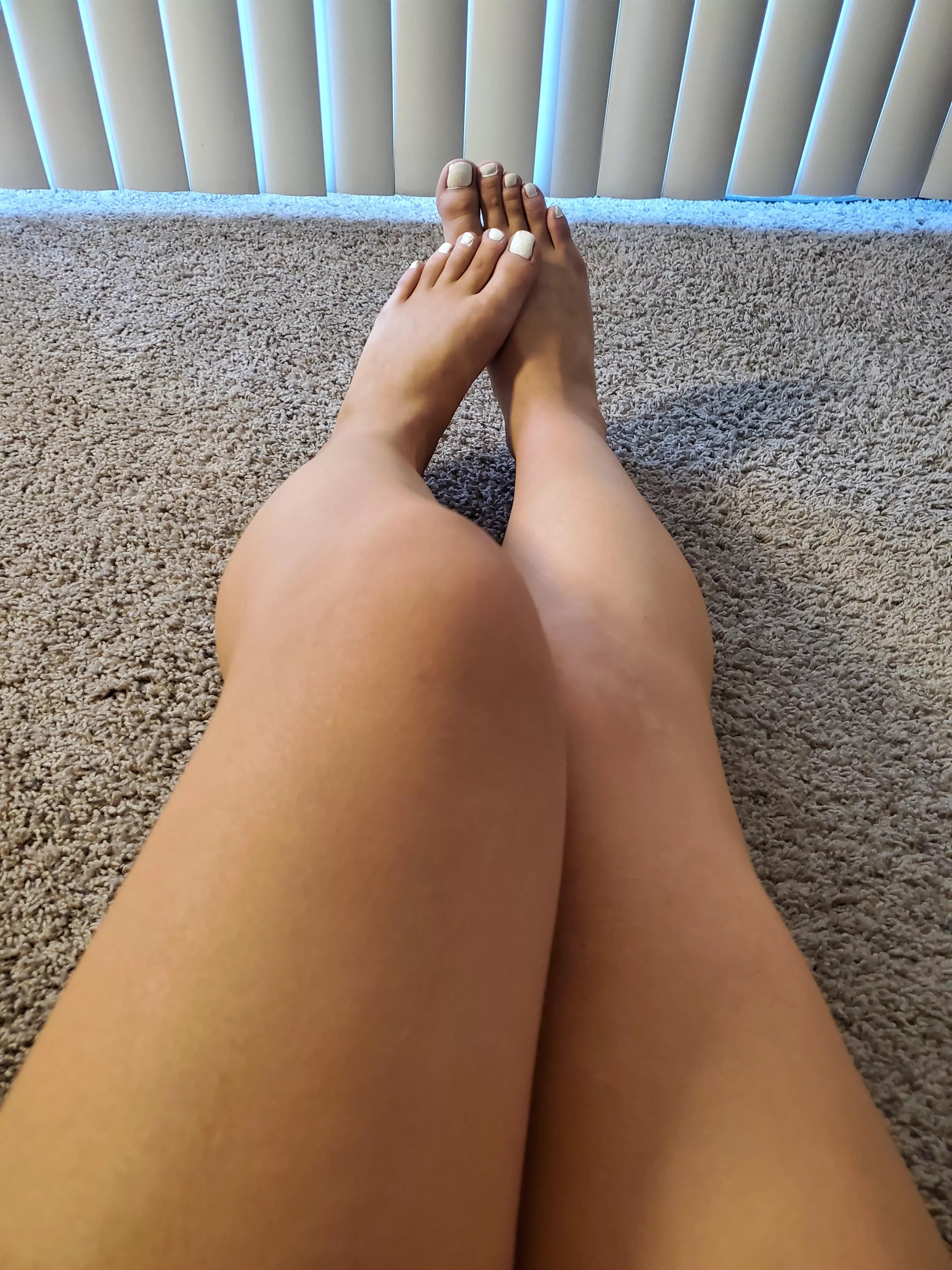 Are my legs and feet fem enough ? 🤭
