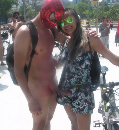 CFNM couple in public