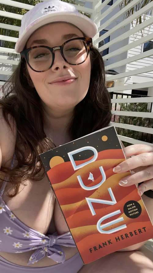 Chubby sci-fi nerd at the pool