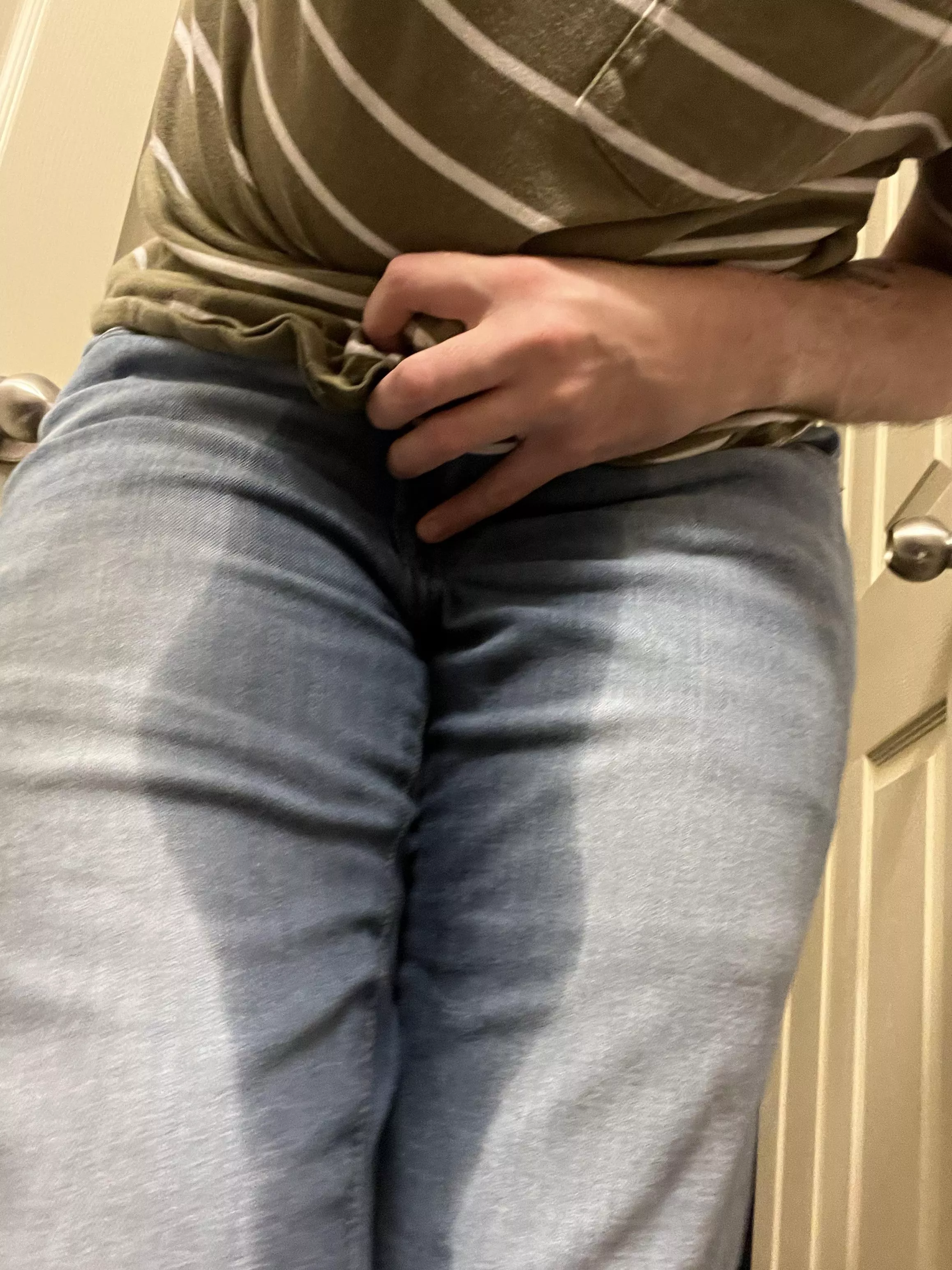 Didn’t stop at the airport bathrooms after a long flight and had to go IMMEDIATELY when I finally was home! Had just enough time to either get to the toilet or take a pic, so 😈