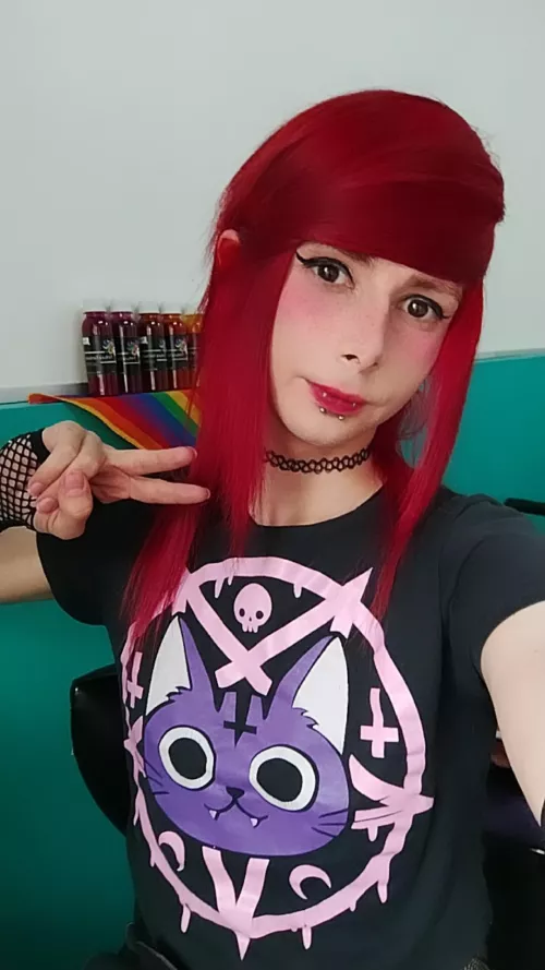 Do I look femme enough? 👉👈