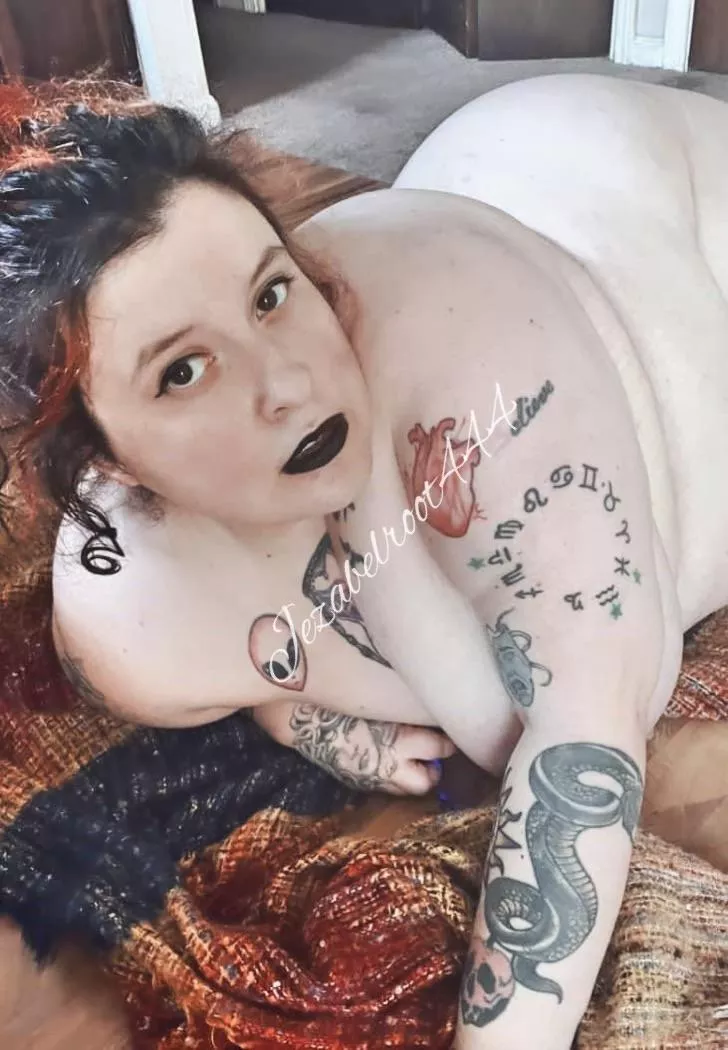 Do you like bbws with tattoos ? 🖤👻