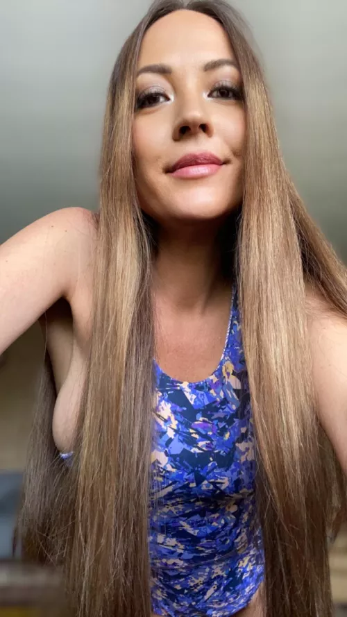 everyone loves a good side boob