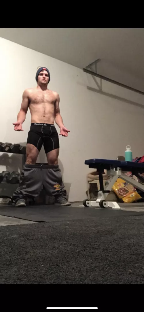 Heyy have a wonderful day, I enjoy squatting!