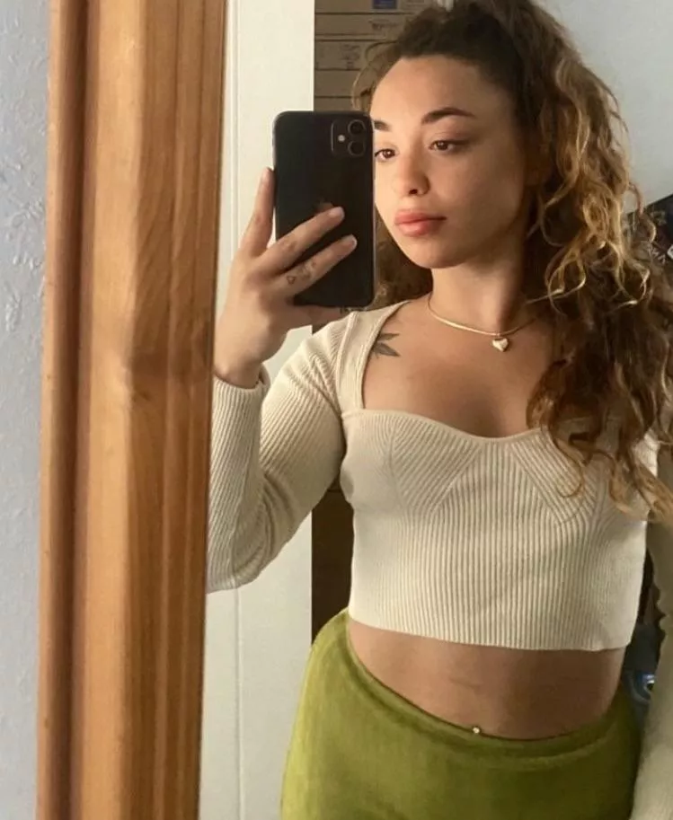 I felt cute in this outfit 🍀💕 Brazilian x Thai x Polish