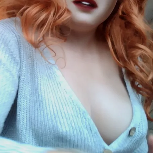 It's sweater weather, but that doesn't mean I have to cover up :-)