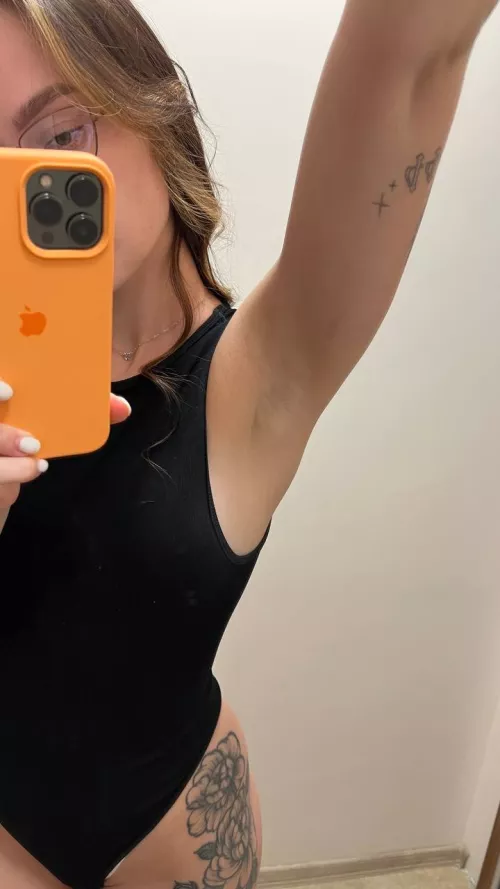 look at my sexy armpit